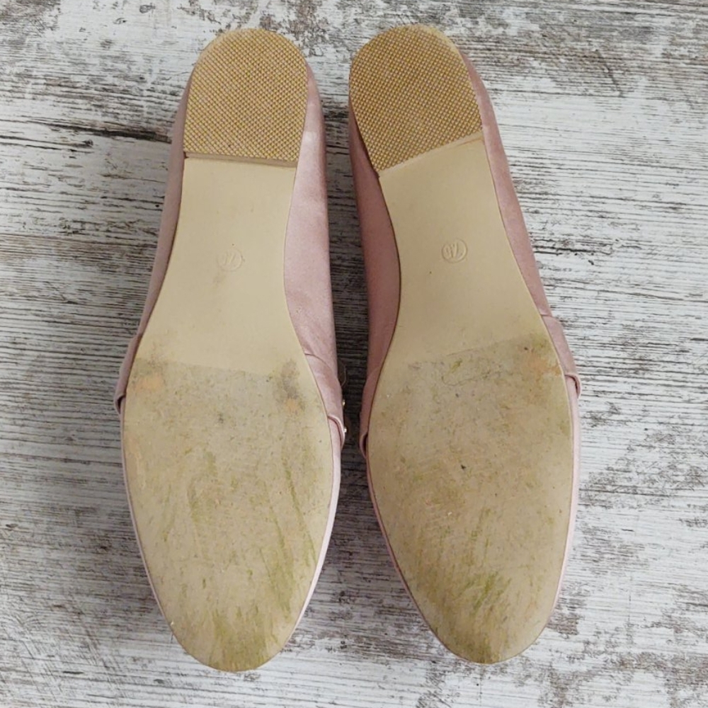 🟨ShoeDazzle Lt Pink Satin Pearl Silver Stud Flat..Super Cute🥰 - Picture 14 of 16